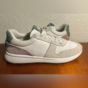 Toms Beige and White Sneakers